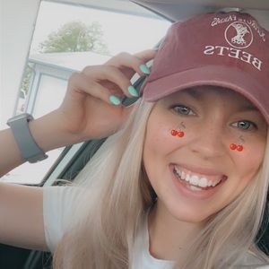 Meet your Posher, Carly